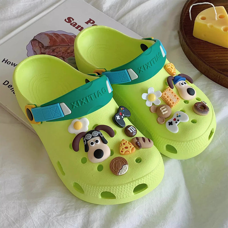 sandalia crocs com acessorios