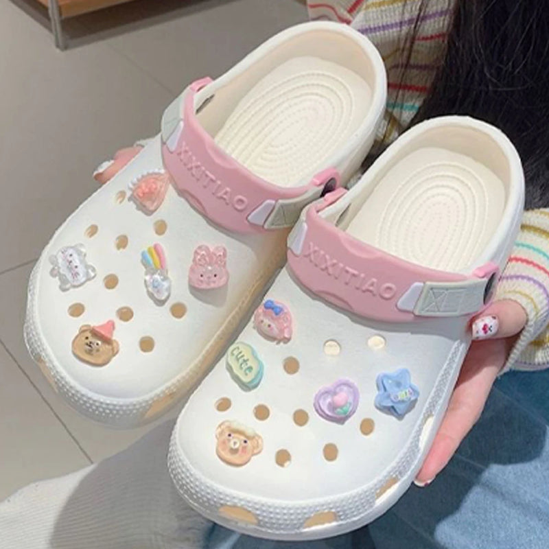 sandalia crocs com acessorios