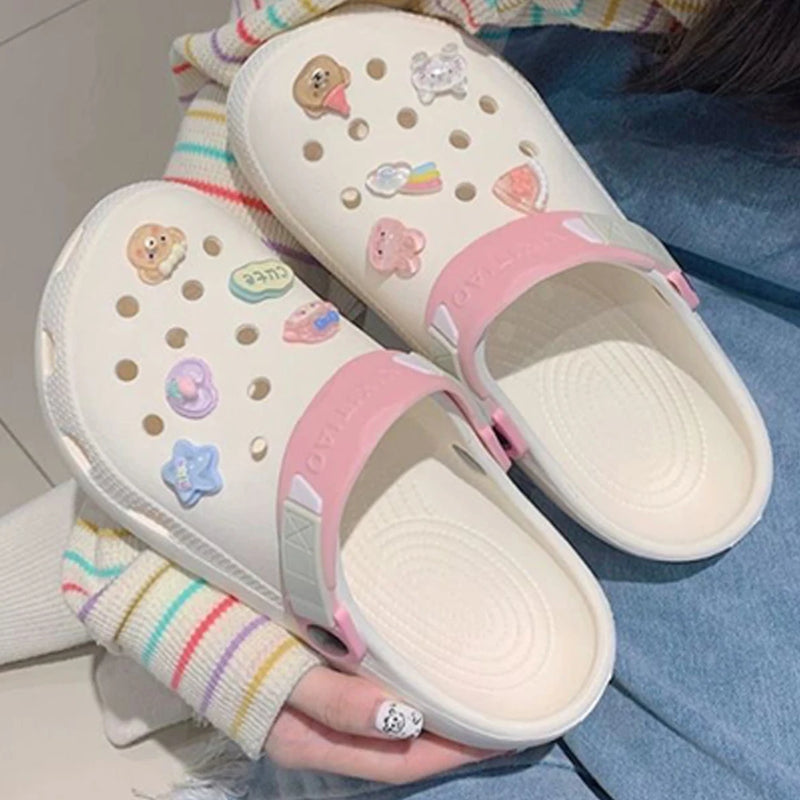 sandalia crocs com acessorios