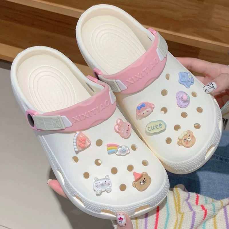 sandalia crocs com acessorios