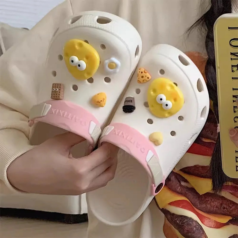 sandalia crocs com acessorios